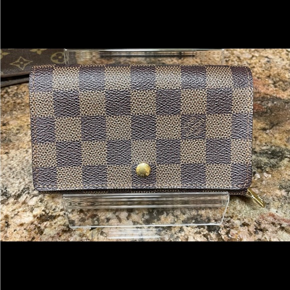 Louis Vuitton Handbags - Louis Vuitton Tresor Wallet